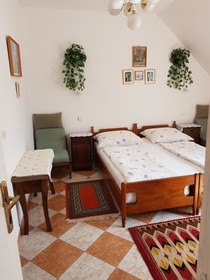 Pension Óvári