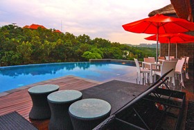 The Sterling Hotel & Villa's