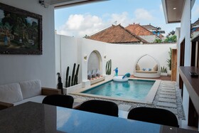 Melviano Suite Villa