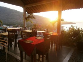 Bali Waenis Sunset View Hotel and Restaurant