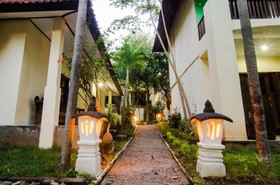 Rising Star Beach Resort Amed