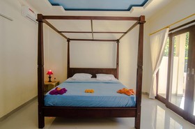 Rising Star Beach Resort Amed