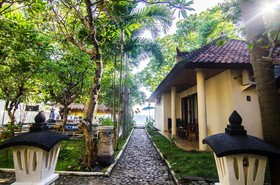 Rising Star Beach Resort Amed