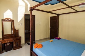 Rising Star Beach Resort Amed