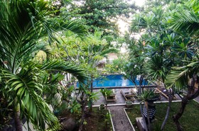 Rising Star Beach Resort Amed