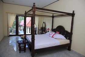 Rising Star Beach Resort Amed