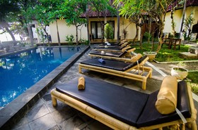 Rising Star Beach Resort Amed