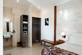 Sea Breeze Candidasa