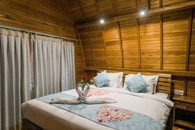Andi Beach House