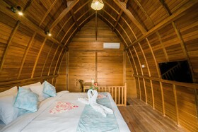 Andi Beach House
