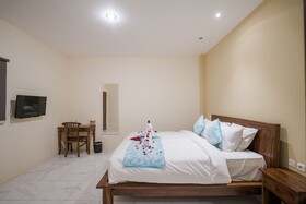 Andi Beach House