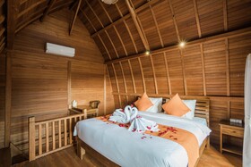 Andi Beach House