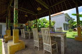 Asung Guest House And Villa