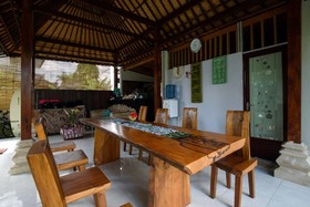 Asung Guest House And Villa