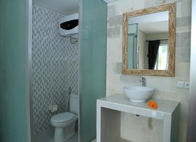 Asung Guest House And Villa