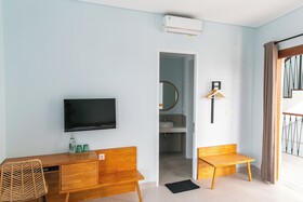 Coco & Pineapple Pants Hostel