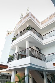 Coco & Pineapple Pants Hostel