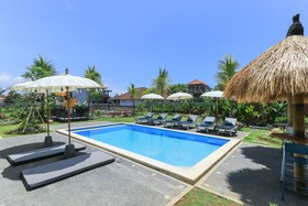 D-Anyar Stay And Surf Canggu