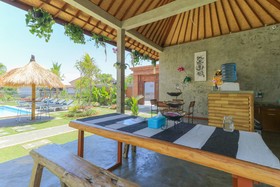 D-Anyar Stay And Surf Canggu