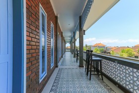 D-Anyar Stay And Surf Canggu