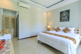 D-Anyar Stay And Surf Canggu