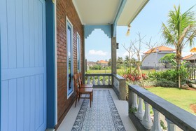 D-Anyar Stay And Surf Canggu