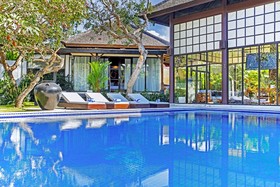 Finns Beach Villa Canggu
