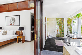 Finns Beach Villa Canggu