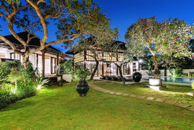 Finns Beach Villa Canggu