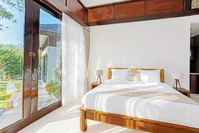 Finns Beach Villa Canggu