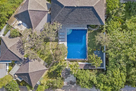 Finns Beach Villa Canggu
