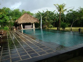 Flower Bud Bungalow
