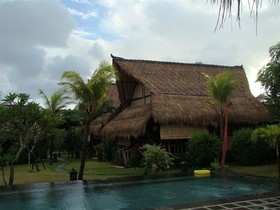 Flower Bud Bungalow