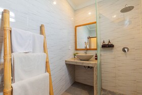 Frangipani House And Spa By Ecommerceloka