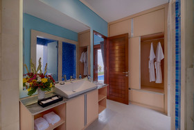 Kutus Kutus Canggu Villa