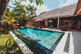 Maylie Bali Villa Bungalows