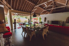 Maylie Bali Villa Bungalows