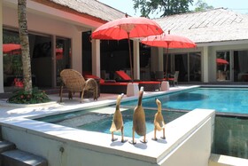 Maylie Bali Villa Bungalows