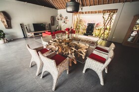 Maylie Bali Villa Bungalows