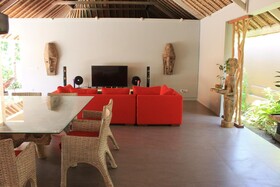 Maylie Bali Villa Bungalows