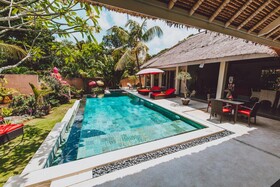 Maylie Bali Villa Bungalows