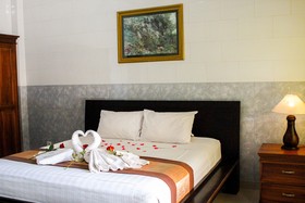Putu Guest House II