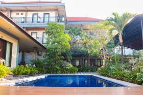 Putu Guest House II