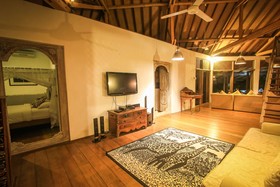 Rumah Nyaman Villa
