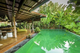Rumah Nyaman Villa