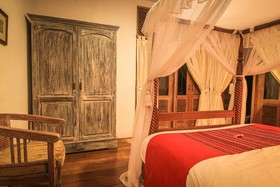 Rumah Nyaman Villa