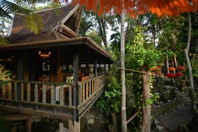 Taman Nauli Bed & Breakfast