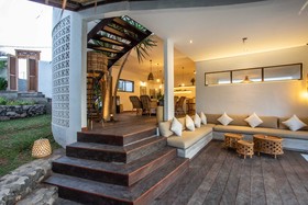 Tropical Private Villa 3 BR Canggu w/Staff