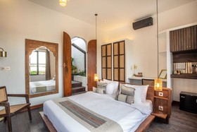Tropical Private Villa 3 BR Canggu w/Staff