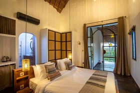 Tropical Private Villa 3 BR Canggu w/Staff
